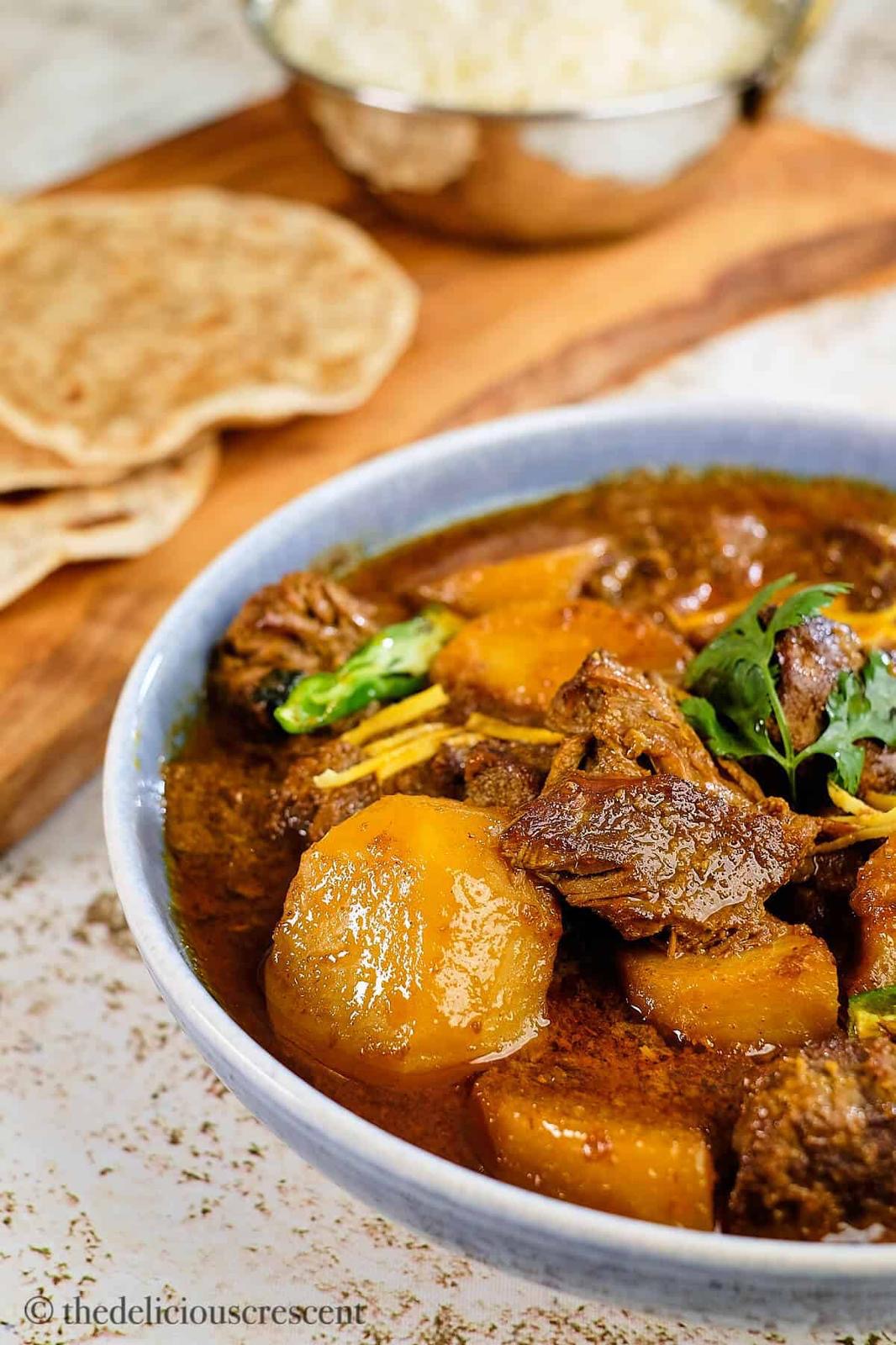 Aloo Gosht Bhuna (Off the bone)